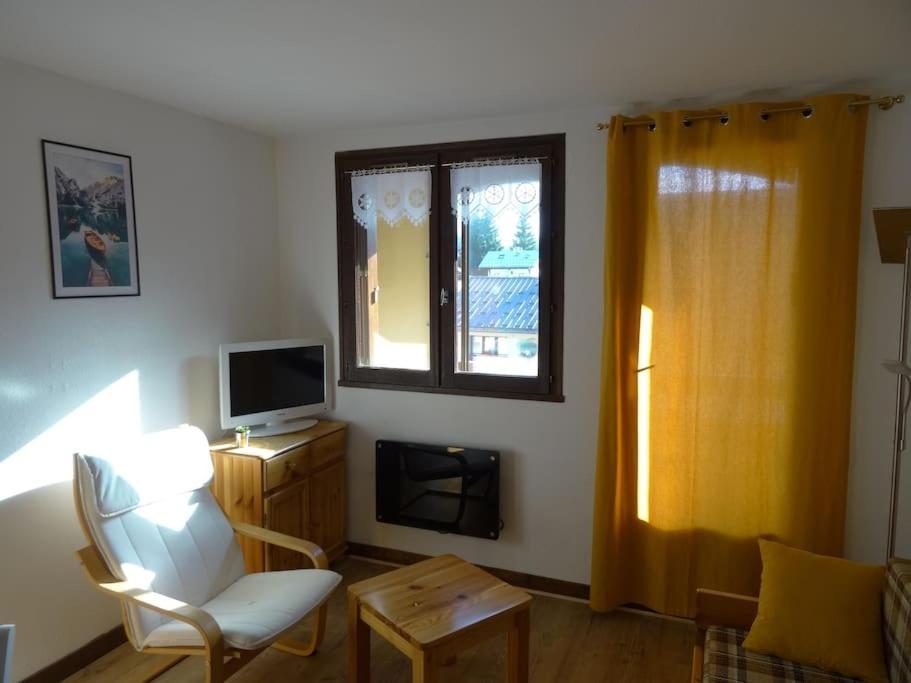 Appartement Au Coeur Du Village Avec Parking Prive มีฌูซ์ ภายนอก รูปภาพ