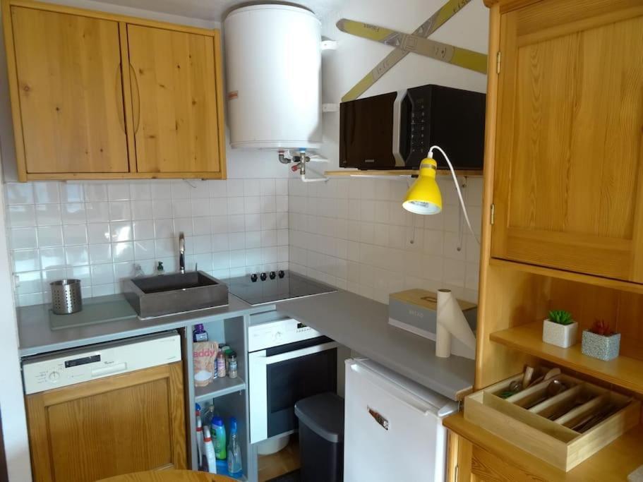 Appartement Au Coeur Du Village Avec Parking Prive มีฌูซ์ ภายนอก รูปภาพ