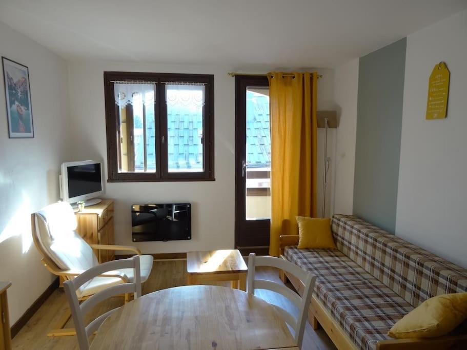 Appartement Au Coeur Du Village Avec Parking Prive มีฌูซ์ ภายนอก รูปภาพ