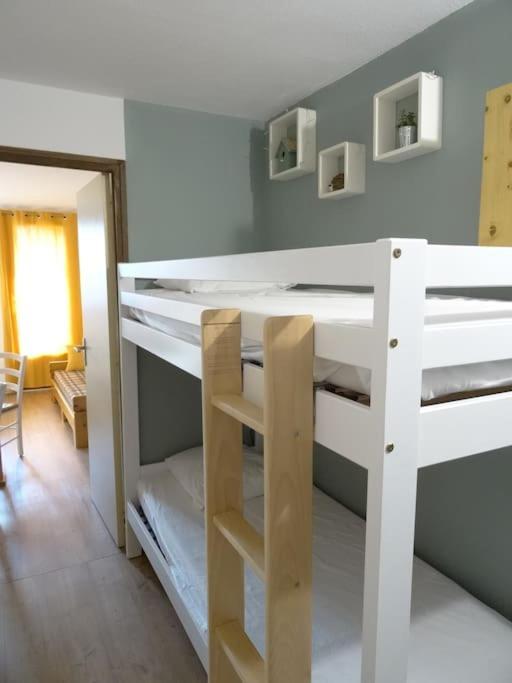 Appartement Au Coeur Du Village Avec Parking Prive มีฌูซ์ ภายนอก รูปภาพ