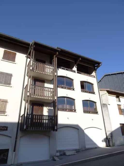 Appartement Au Coeur Du Village Avec Parking Prive มีฌูซ์ ภายนอก รูปภาพ